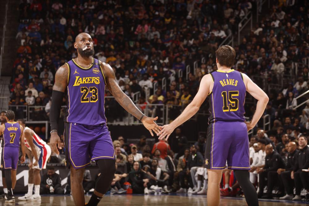 借主场优势 借主场优势