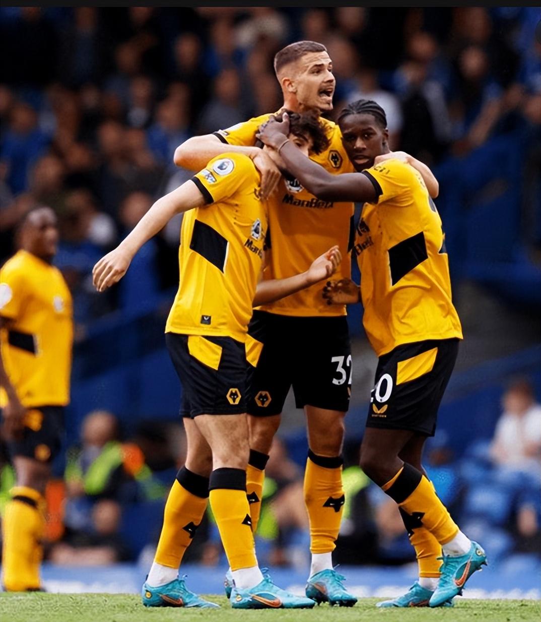 他是不是偷 他是不是偷