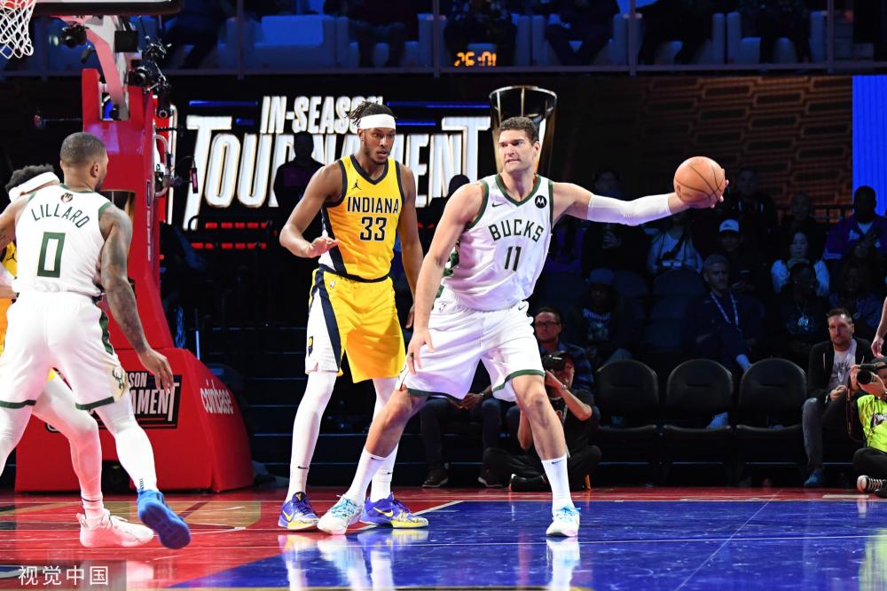 向他抛来橄 向他抛来橄